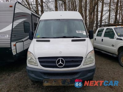 Piąte zdjęcie samochodu w środku: 2012 MERCEDES BENZ SPRINTER 2500 DELIVERY VAN VIN:WD3PE8CB2C5669934 - miniatura