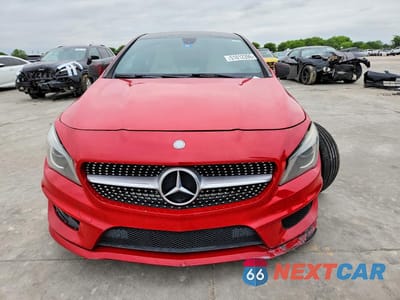 Piąte zdjęcie samochodu w środku: 2014 MERCEDES-BENZ CLA 250 VIN:WDDSJ4EB4EN044008 - miniatura