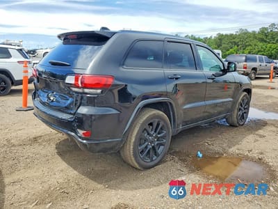 Trzecie zdjęcie samochodu z tyłu: 2018 JEEP GRAND CHEROKEE LAREDO VIN:1C4RJEAG8JC407836 - miniatura