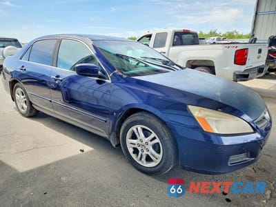 Czwarte zdjęcie samochodu z boku: 2006 HONDA ACCORD SE VIN:1HGCM56386A173849 - miniatura