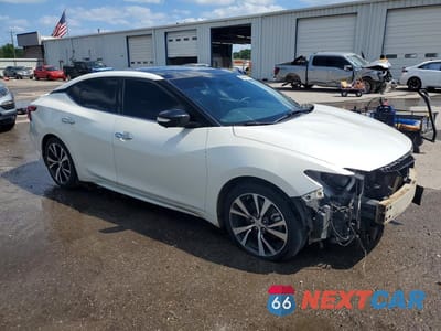 Czwarte zdjęcie samochodu z boku: 2016 NISSAN MAXIMA PLATINUM VIN:1N4AA6AP9GC417941 - miniatura