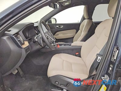 Zdjęcie 7 z 14 samochodu: 2026 VOLVO XC60 PLUS VIN:YV4M12RC4T1458059 - miniatura