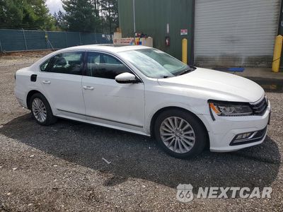 Czwarte zdjęcie samochodu z boku: 2016 VOLKSWAGEN PASSAT SE VIN:1VWBT7A34GC068552 - miniatura