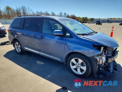 Czwarte zdjęcie samochodu z boku: 2015 TOYOTA SIENNA LE VIN:5TDKK3DC1FS671045 - miniatura
