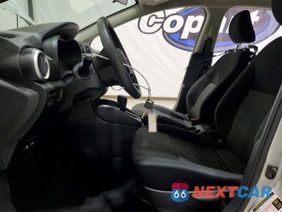 Zdjęcie 7 z 13 samochodu: 2024 NISSAN VERSA S VIN:3N1CN8DV2RL901831 - miniatura