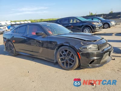 Czwarte zdjęcie samochodu z boku: 2021 DODGE CHARGER R VIN:2C3CDXCT7MH650126 - miniatura