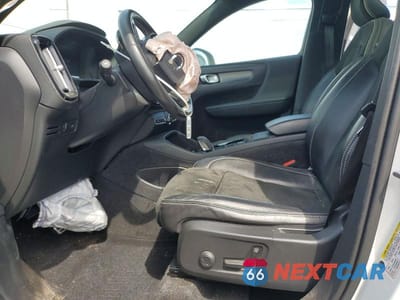 Zdjęcie 7 z 13 samochodu: 2019 VOLVO XC40 T5 R-DESIGN VIN:YV4162UM2K2130331 - miniatura