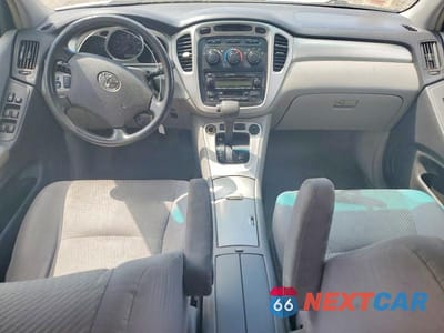 Zdjęcie 8 z 13 samochodu: 2004 TOYOTA HIGHLANDER BASE VIN:JTEGD21A040104575 - miniatura
