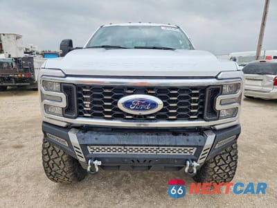 Piąte zdjęcie samochodu w środku: 2024 FORD F350 SUPER DUTY VIN:1FT8W3DT5REC38255 - miniatura
