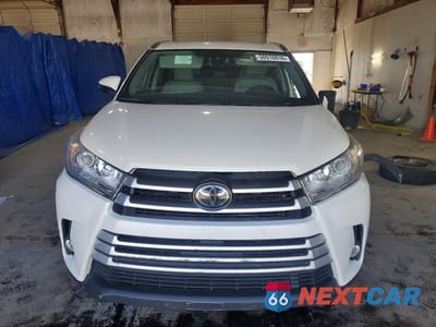 Piąte zdjęcie samochodu w środku: 2018 TOYOTA HIGHLANDER XLE VIN:5TDJZRFH2JS541951 - miniatura