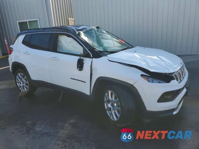 Czwarte zdjęcie samochodu z boku: 2025 JEEP COMPASS LIMITED VIN:3C4NJDCN9ST507017 - miniatura