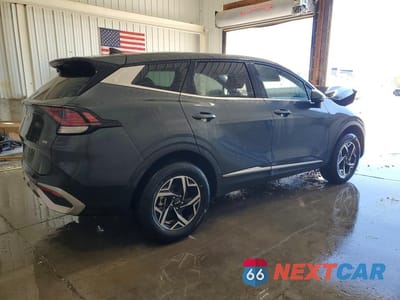 Trzecie zdjęcie samochodu z tyłu: 2025 KIA SPORTAGE LX VIN:KNDPUCDF4S7346162 - miniatura