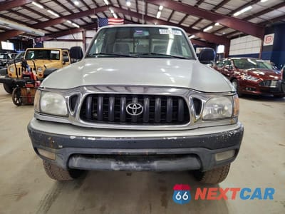 Piąte zdjęcie samochodu w środku: 2003 TOYOTA TACOMA XTRACAB VIN:5TEWN72N73Z169546 - miniatura