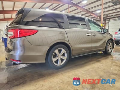 Trzecie zdjęcie samochodu z tyłu: 2018 HONDA ODYSSEY EXL VIN:5FNRL6H74JB043522 - miniatura