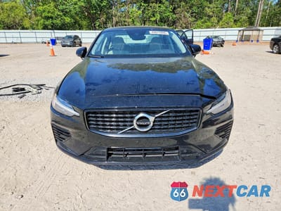 Piąte zdjęcie samochodu w środku: 2022 VOLVO S60 T8 RECHARGE R-DESIGN EXPRESSIO VIN:7JRH60FZ8NG192758 - miniatura