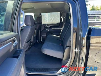 Piąte zdjęcie samochodu w środku: 2026 CHEVROLET SILVERADO K1500 RST VIN:2GCUKEED3T1106522 - miniatura