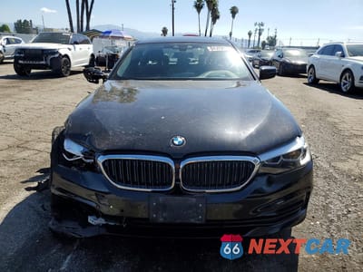 Piąte zdjęcie samochodu w środku: 2019 BMW 530E VIN:WBAJA9C53KB392960 - miniatura