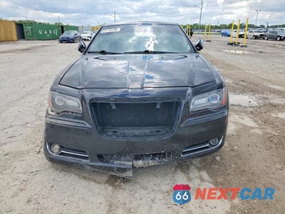 Piąte zdjęcie samochodu w środku: 2013 CHRYSLER 300 S VIN:2C3CCABG5DH564348 - miniatura