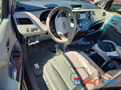 Zdjęcie 8 z 12 samochodu: 2012 TOYOTA SIENNA XLE 8-PASSENGER VIN:5TDYK3DCXCS234795 - miniatura