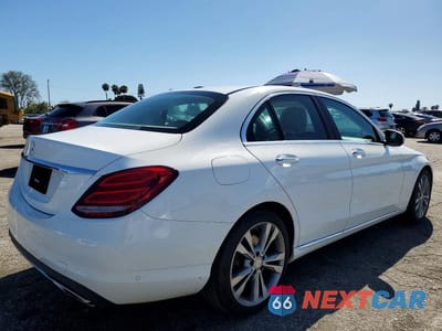 Trzecie zdjęcie samochodu z tyłu: 2017 MERCEDES-BENZ C 300 VIN:55SWF4JB2HU198902 - miniatura