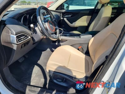 Zdjęcie 7 z 12 samochodu: 2018 JAGUAR F-PACE PREMIUM VIN:SADCJ2GX8JA236856 - miniatura