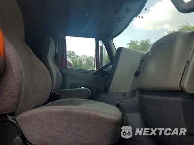 Piąte zdjęcie samochodu w środku: 2017 INTERNATIONAL PROSTAR SEMI TRUCK VIN:3HSDJAPR8HN411018 - miniatura