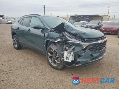 Czwarte zdjęcie samochodu z boku: 2025 CHEVROLET TRAX 1LT VIN:KL77LHEP5SC266414 - miniatura