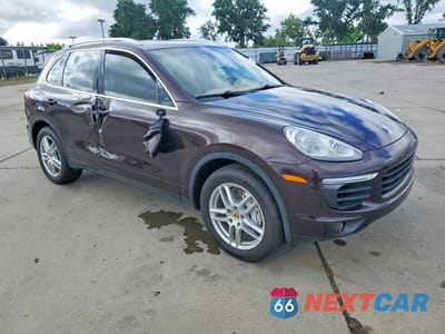 Czwarte zdjęcie samochodu z boku: 2016 PORSCHE CAYENNE S VIN:WP1AB2A22GLA94898 - miniatura