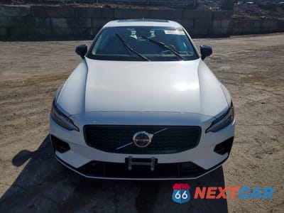 Piąte zdjęcie samochodu w środku: 2023 VOLVO S60 PLUS VIN:7JRH60FW1PG255031 - miniatura