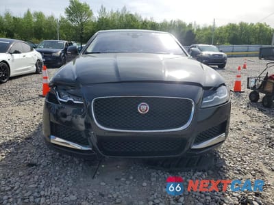 Piąte zdjęcie samochodu w środku: 2016 JAGUAR XF PRESTIGE VIN:SAJBE4BV6GCY19440 - miniatura