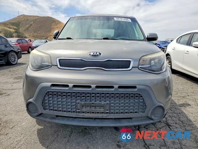Piąte zdjęcie samochodu w środku: 2016 KIA SOUL BASE VIN:KNDJN2A25G7292442 - miniatura