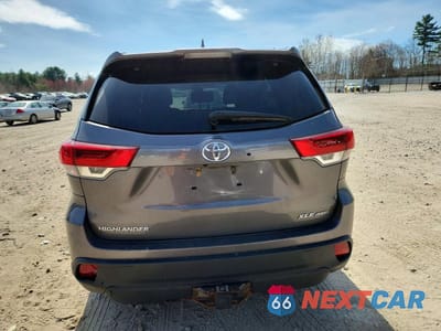 Zdjęcie 6 z 13 samochodu: 2019 TOYOTA HIGHLANDER XLE VIN:5TDJZRFH1KS615703 - miniatura