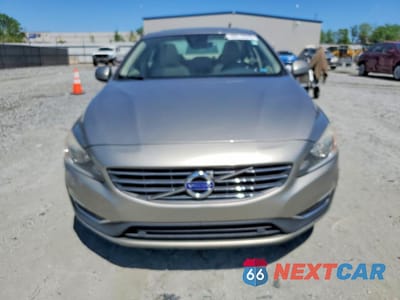 Piąte zdjęcie samochodu w środku: 2015 VOLVO S60 PREMIER VIN:YV140MFK4F2367248 - miniatura