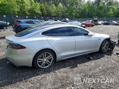 Trzecie zdjęcie samochodu z tyłu: 2016 TESLA MODEL S VIN:5YJSA1E29GF154417 - miniatura