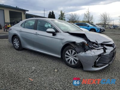 Czwarte zdjęcie samochodu z boku: 2021 TOYOTA CAMRY LE VIN:4T1C31AK4MU022054 - miniatura