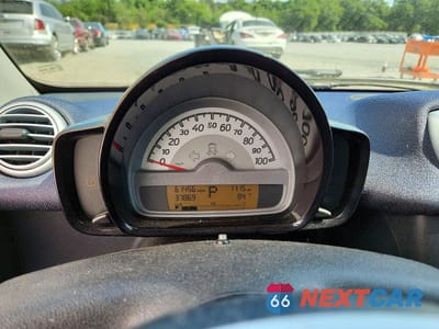 Zdjęcie 9 z 13 samochodu: 2013 SMART FORTWO PURE VIN:WMEEJ3BA8DK666805 - miniatura