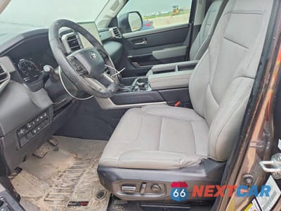 Zdjęcie 7 z 12 samochodu: 2024 TOYOTA TUNDRA CREWMAX LIMITED VIN:5TFJA5EC0RX023882 - miniatura