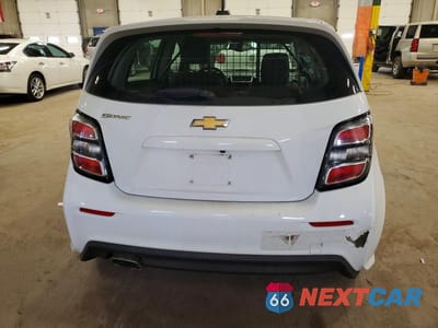 Zdjęcie 6 z 12 samochodu: 2018 CHEVROLET SONIC VIN:1G1JG6SH5J4104931 - miniatura