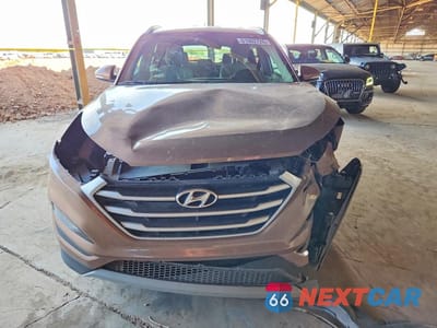 Piąte zdjęcie samochodu w środku: 2017 HYUNDAI TUCSON SPORT VIN:KM8J33A28HU460245 - miniatura
