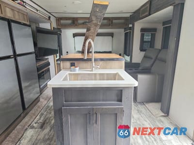 Piąte zdjęcie samochodu w środku: 2020 KEYSTONE SPRINTER CAMPER VIN:4YDT33022L1532689 - miniatura