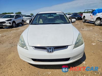 Piąte zdjęcie samochodu w środku: 2003 HONDA ACCORD LX VIN:1HGCM56383A144296 - miniatura