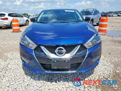 Piąte zdjęcie samochodu w środku: 2017 NISSAN MAXIMA PLATINUM VIN:1N4AA6AP1HC430992 - miniatura