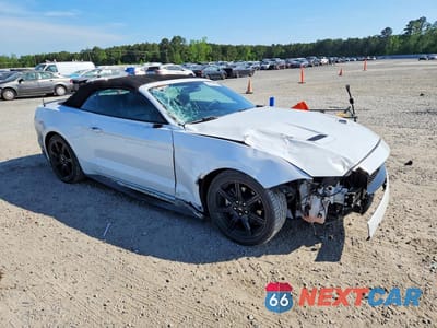 Czwarte zdjęcie samochodu z boku: 2018 FORD MUSTANG VIN:1FATP8UH1J5124389 - miniatura