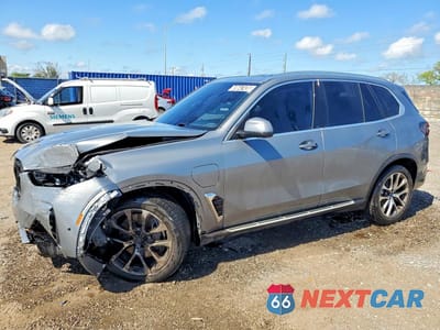 2025 BMW X5 XDRIVE50E 5UX43EU04S9Y94498 - główne zdjęcie licytacji z USA - miniatura