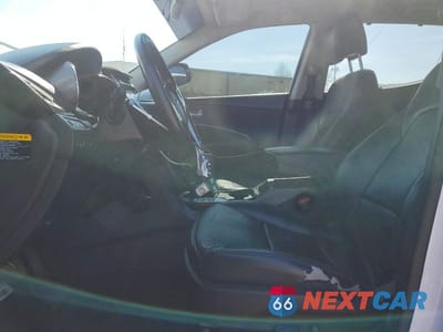 Zdjęcie 7 z 12 samochodu: 2015 HYUNDAI SANTA FE SPORT 2.0T VIN:5XYZWDLA0FG268809 - miniatura