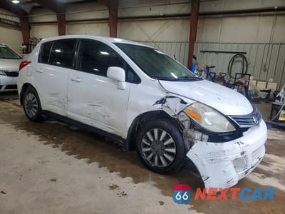 Czwarte zdjęcie samochodu z boku: 2011 NISSAN VERSA 1.8 S VIN:3N1BC1CP1BL441465 - miniatura