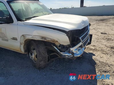 Zdjęcie 9 z 10 samochodu: 2005 CHEVROLET SILVERADO FLATBED TRUCK VIN:1GBJC34275E271919 - miniatura