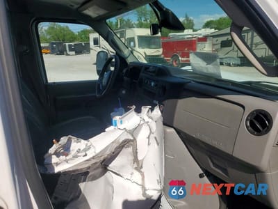 Piąte zdjęcie samochodu w środku: 2022 FORD E350 BOX TRUCK VIN:1FDWE3FN3NDC08644 - miniatura