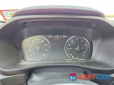 Zdjęcie 9 z 14 samochodu: 2019 VOLVO XC40 T5 R-DESIGN VIN:YV4162UM9K2117222 - miniatura