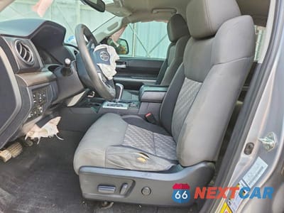 Zdjęcie 7 z 13 samochodu: 2019 TOYOTA TUNDRA CREWMAX SR5 VIN:5TFDW5F12KX796550 - miniatura